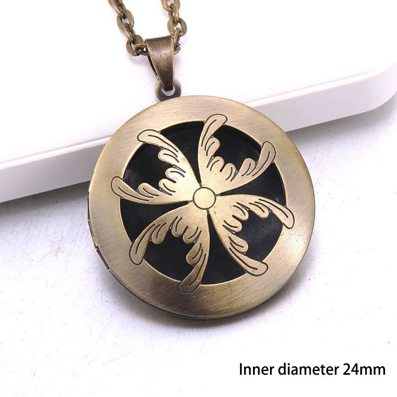 Heart Carved Flower stripe Locket Pendant Necklace Women Vintage Ancient Brass Opening Photo Box Jewelry Romantic Gift
