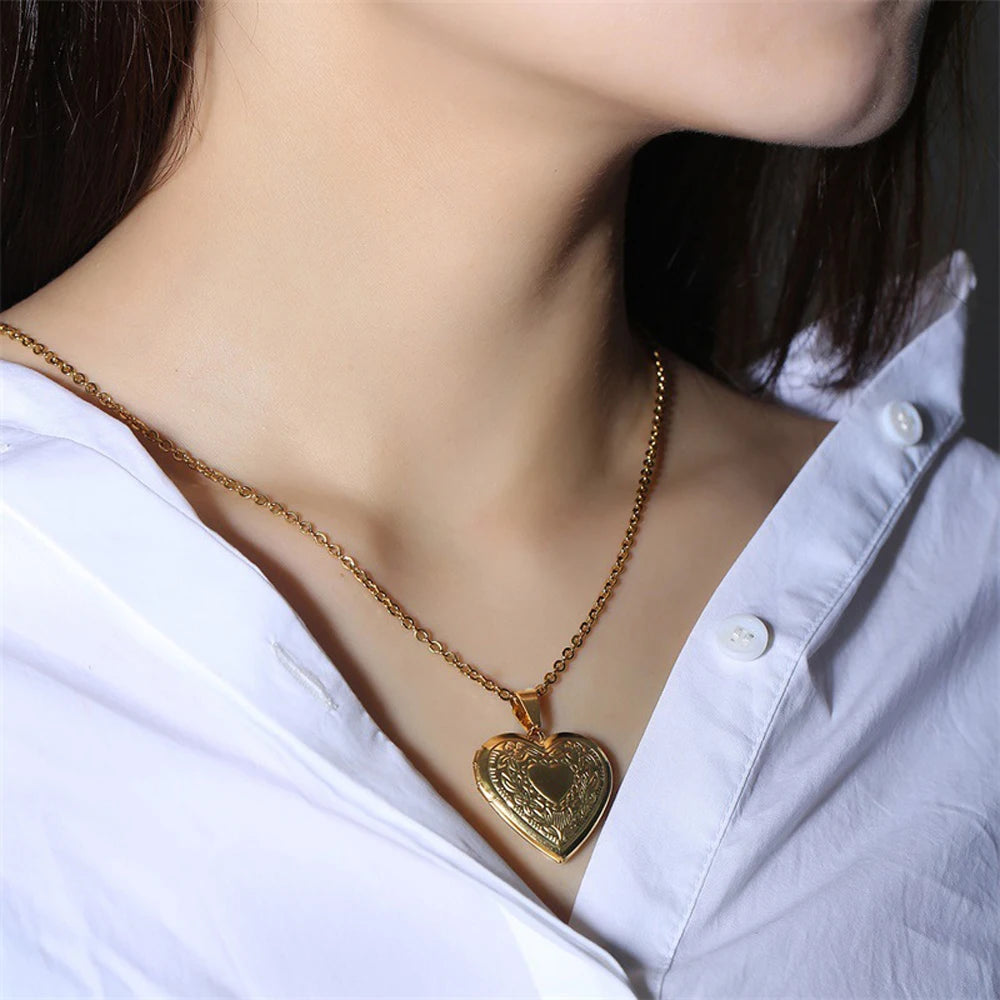 Fashion Heart Locket Pendant Necklaces for Women Openable Photo Frame Floral Stainless Steel Necklaces Family Love Collar
