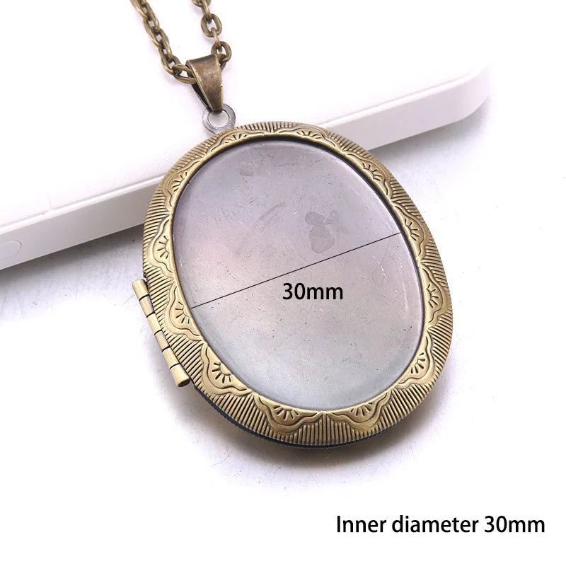 Heart Carved Flower stripe Locket Pendant Necklace Women Vintage Ancient Brass Opening Photo Box Jewelry Romantic Gift