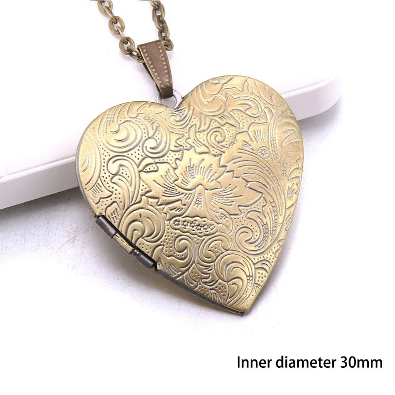 Heart Carved Flower stripe Locket Pendant Necklace Women Vintage Ancient Brass Opening Photo Box Jewelry Romantic Gift
