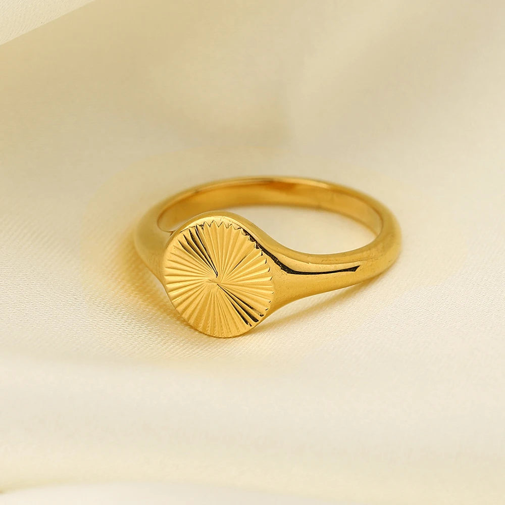 High Quality Carve Wave Rings For Women Minimalist Dainty Rays Texture Circle Ring Stainless Steel Signet Chunky Dome Ring