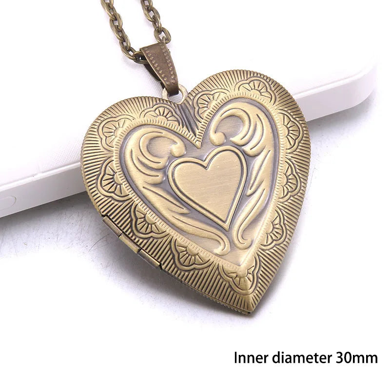 Heart Carved Flower stripe Locket Pendant Necklace Women Vintage Ancient Brass Opening Photo Box Jewelry Romantic Gift