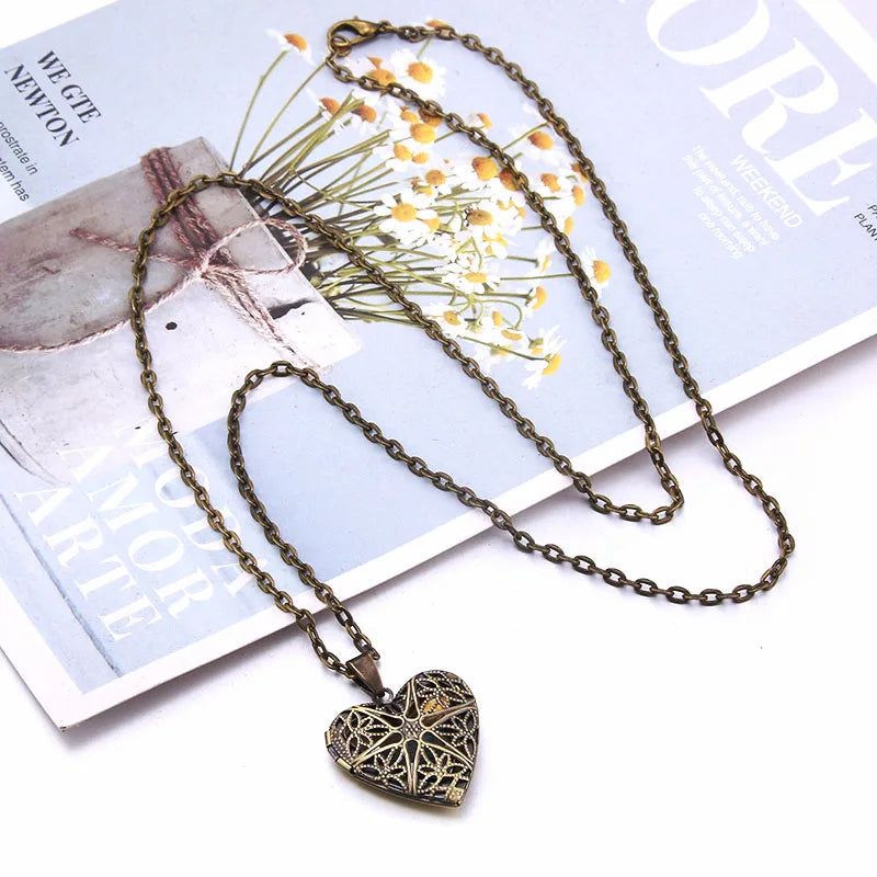 Heart Carved Flower stripe Locket Pendant Necklace Women Vintage Ancient Brass Opening Photo Box Jewelry Romantic Gift