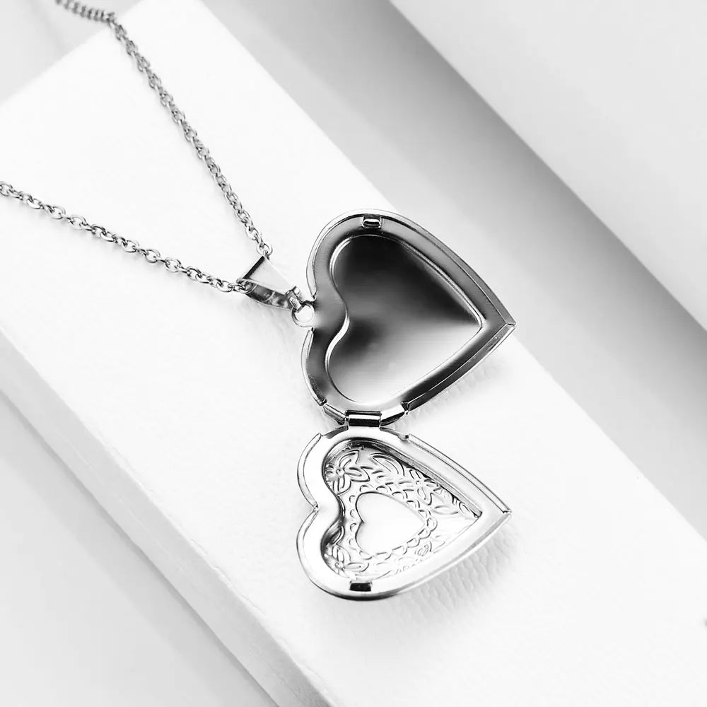 Fashion Heart Locket Pendant Necklaces for Women Openable Photo Frame Floral Stainless Steel Necklaces Family Love Collar