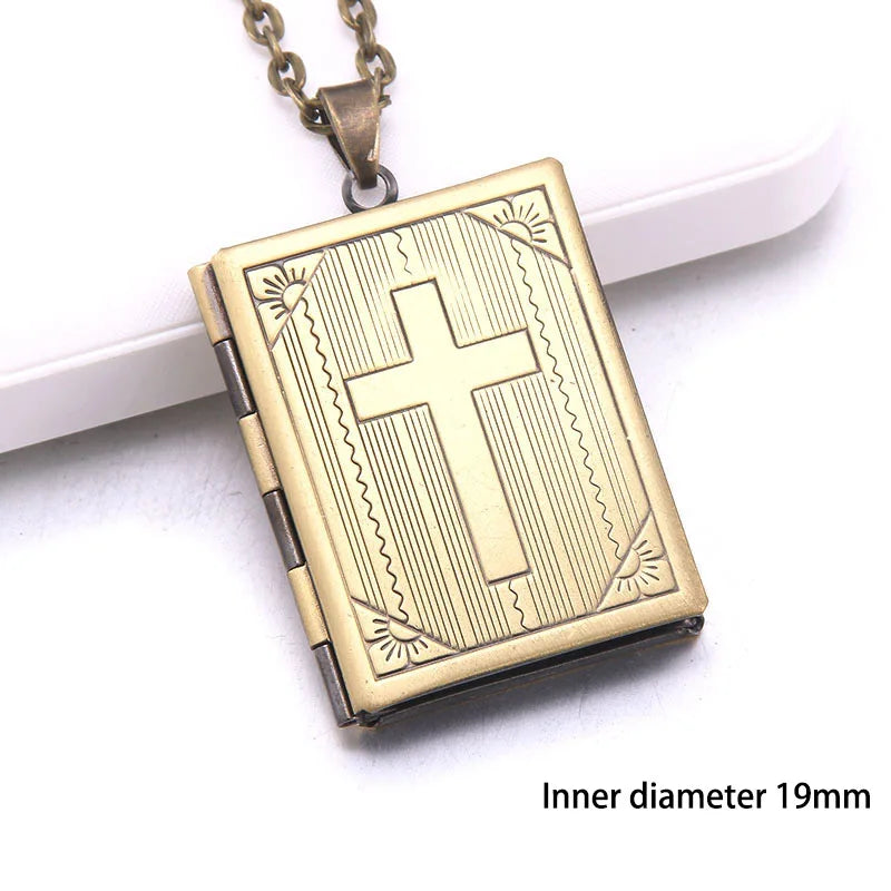 Heart Carved Flower stripe Locket Pendant Necklace Women Vintage Ancient Brass Opening Photo Box Jewelry Romantic Gift