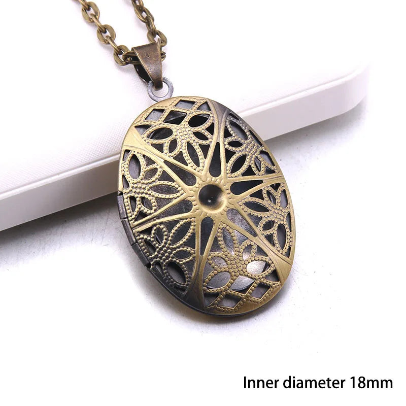 Heart Carved Flower stripe Locket Pendant Necklace Women Vintage Ancient Brass Opening Photo Box Jewelry Romantic Gift