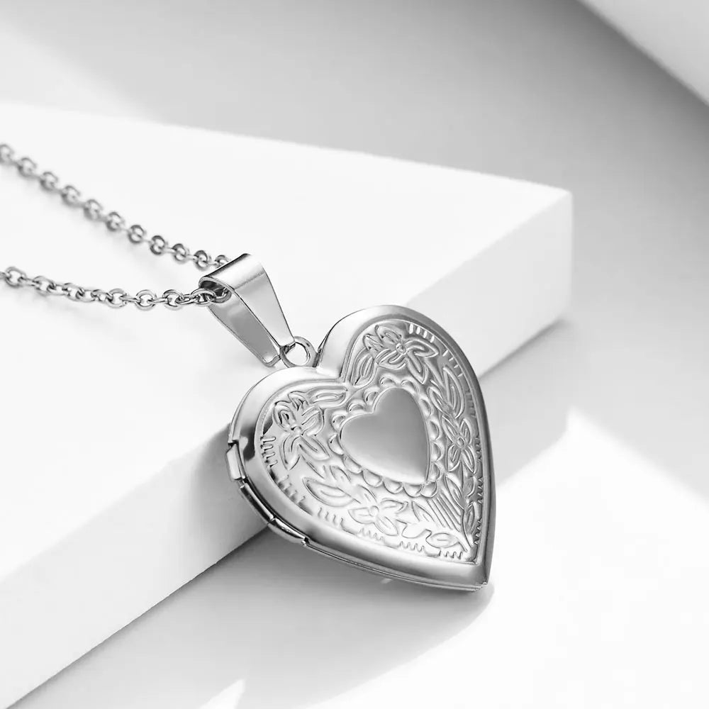 Fashion Heart Locket Pendant Necklaces for Women Openable Photo Frame Floral Stainless Steel Necklaces Family Love Collar