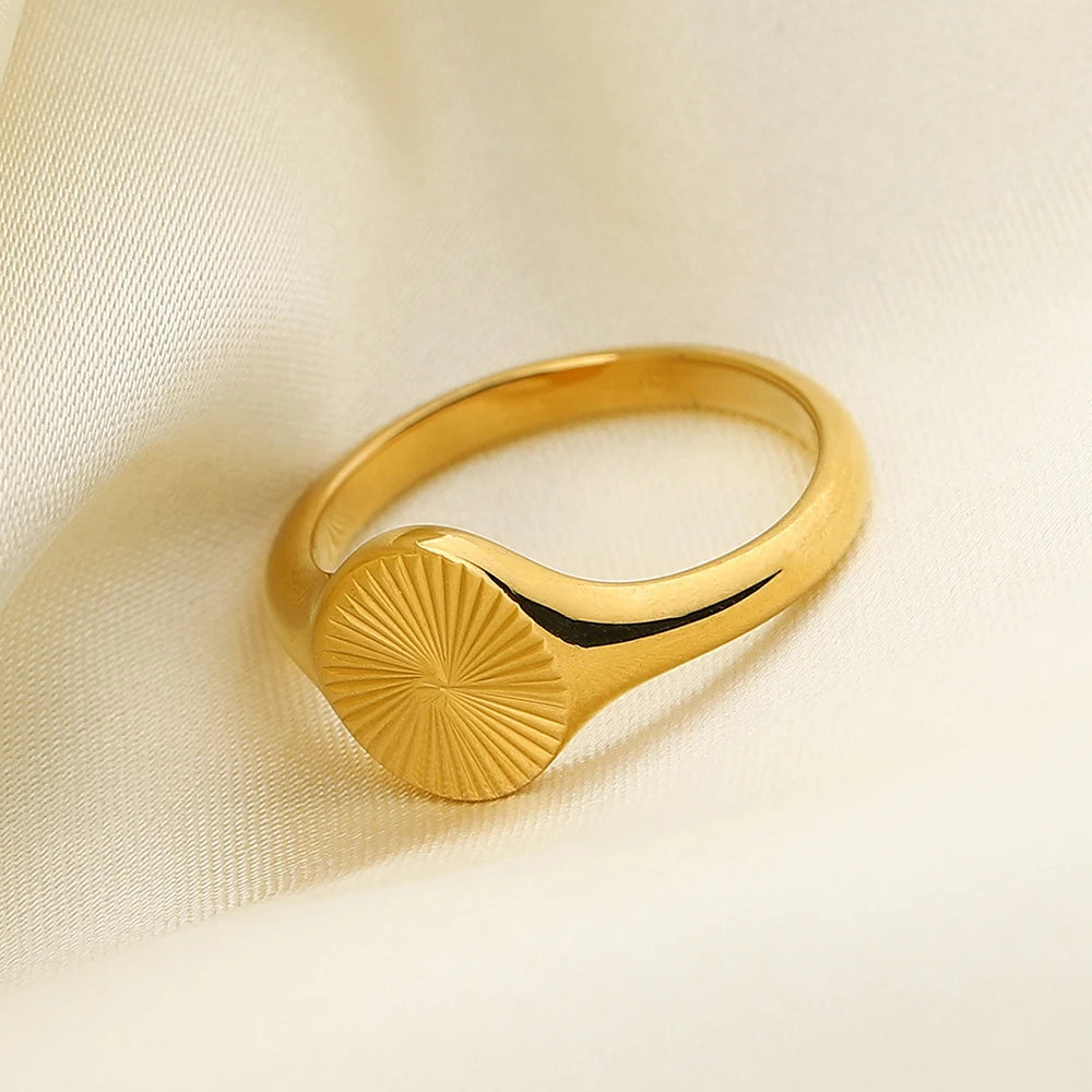 High Quality Carve Wave Rings For Women Minimalist Dainty Rays Texture Circle Ring Stainless Steel Signet Chunky Dome Ring