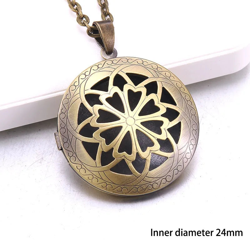 Heart Carved Flower stripe Locket Pendant Necklace Women Vintage Ancient Brass Opening Photo Box Jewelry Romantic Gift