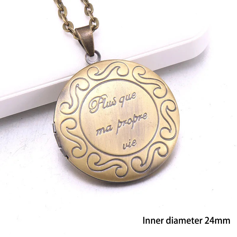 Heart Carved Flower stripe Locket Pendant Necklace Women Vintage Ancient Brass Opening Photo Box Jewelry Romantic Gift