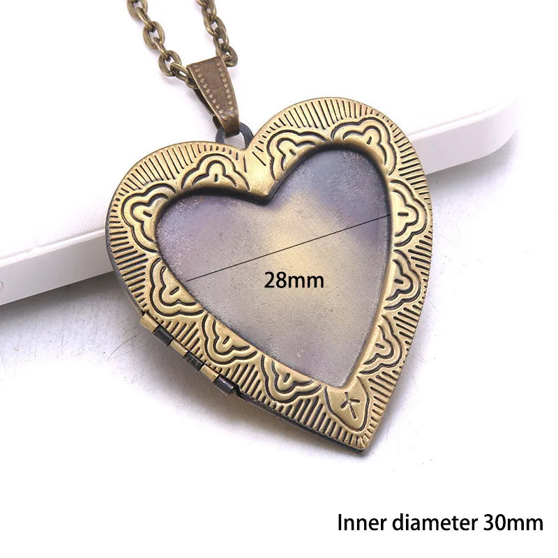 Heart Carved Flower stripe Locket Pendant Necklace Women Vintage Ancient Brass Opening Photo Box Jewelry Romantic Gift