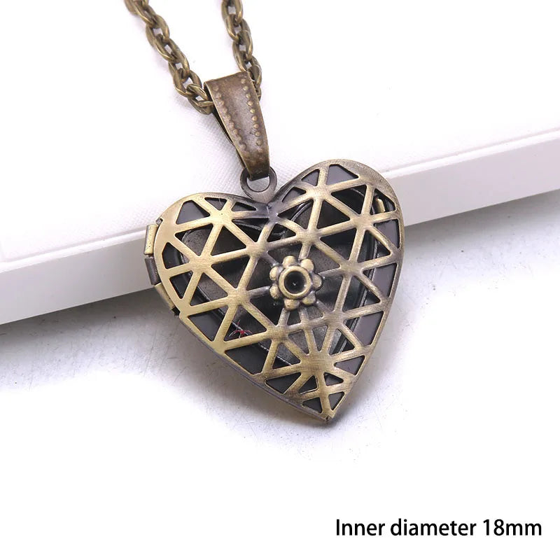Heart Carved Flower stripe Locket Pendant Necklace Women Vintage Ancient Brass Opening Photo Box Jewelry Romantic Gift