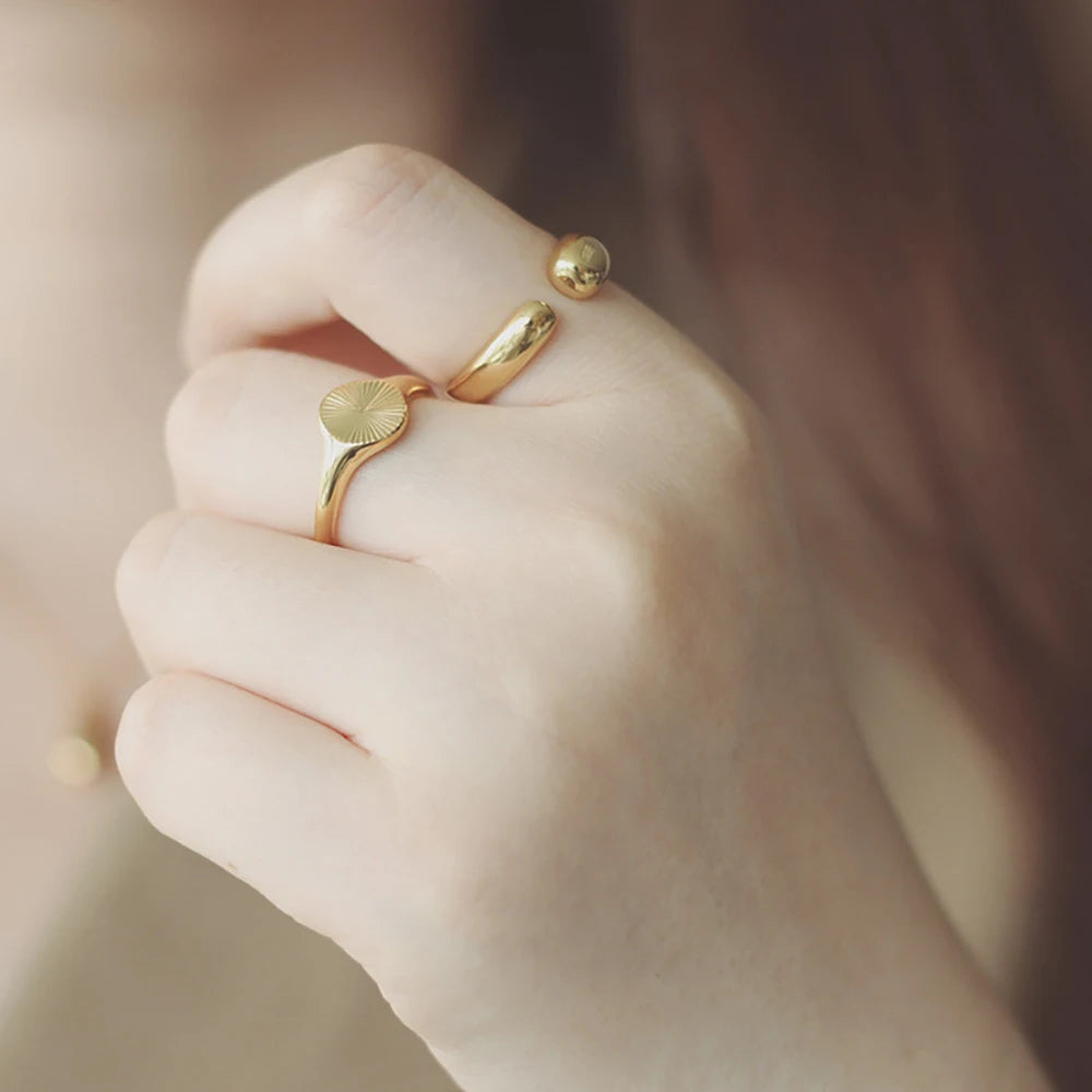 High Quality Carve Wave Rings For Women Minimalist Dainty Rays Texture Circle Ring Stainless Steel Signet Chunky Dome Ring