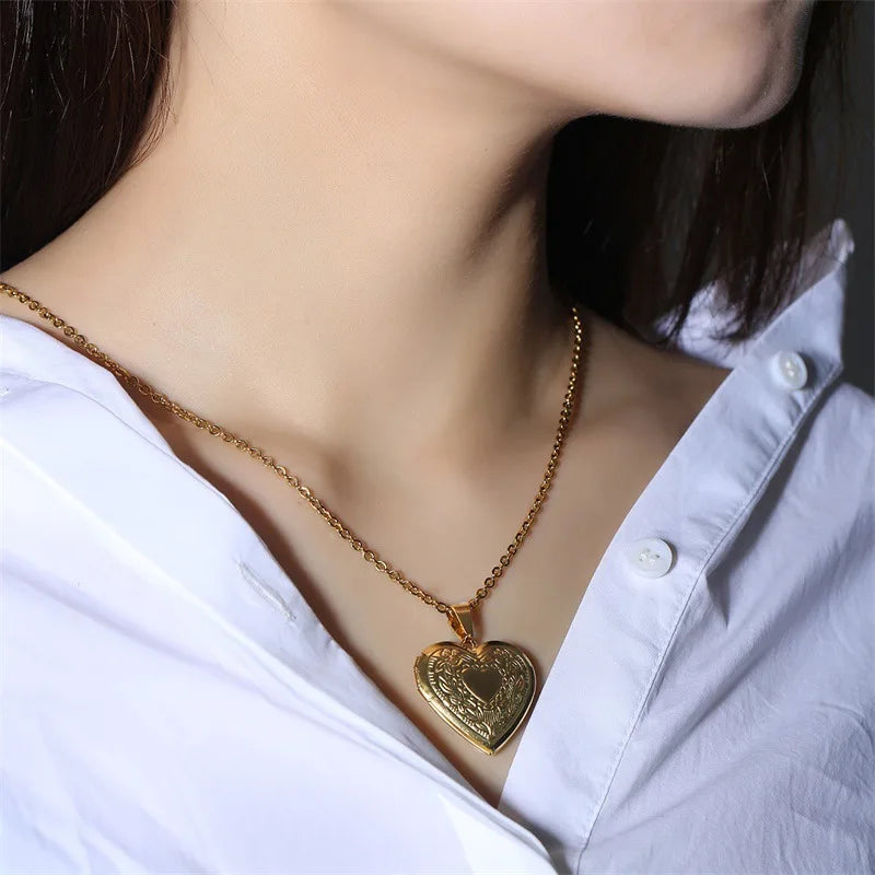 Fashion Heart Locket Pendant Necklaces for Women Openable Photo Frame Floral Stainless Steel Necklaces Family Love Collar