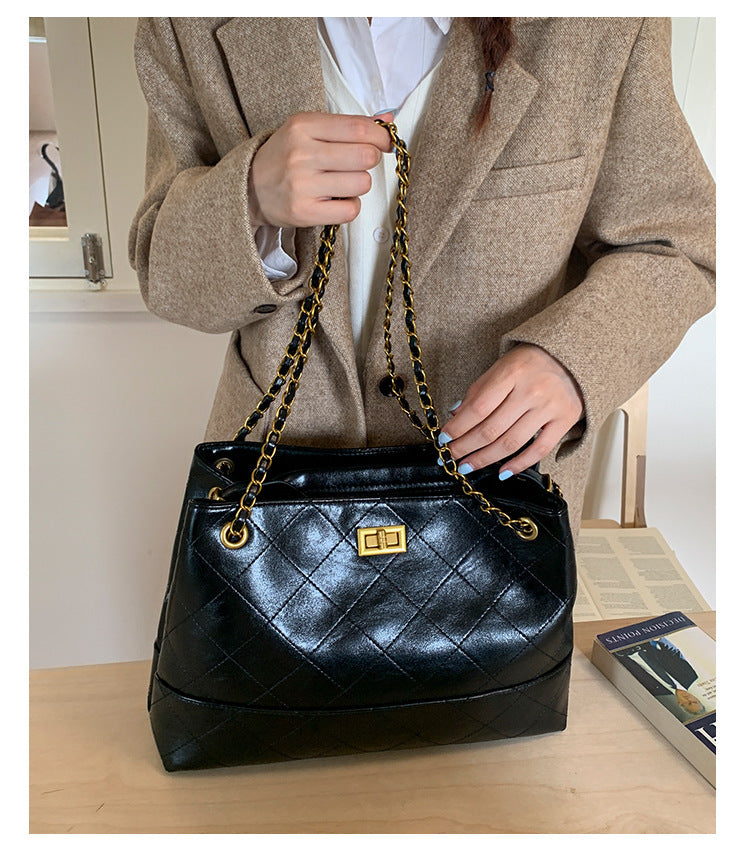 Niche Design Suede Tote Bag Korean Style Ins Lock Large Capacity Retro Fashion Versatile Satchel Crossbody Bag