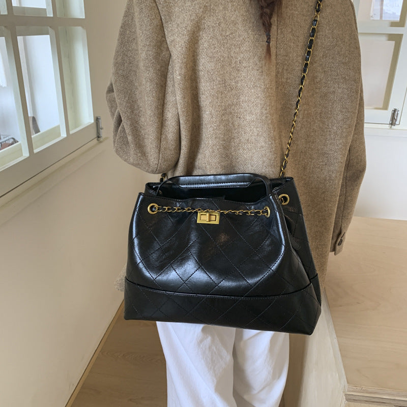 Niche Design Suede Tote Bag Korean Style Ins Lock Large Capacity Retro Fashion Versatile Satchel Crossbody Bag