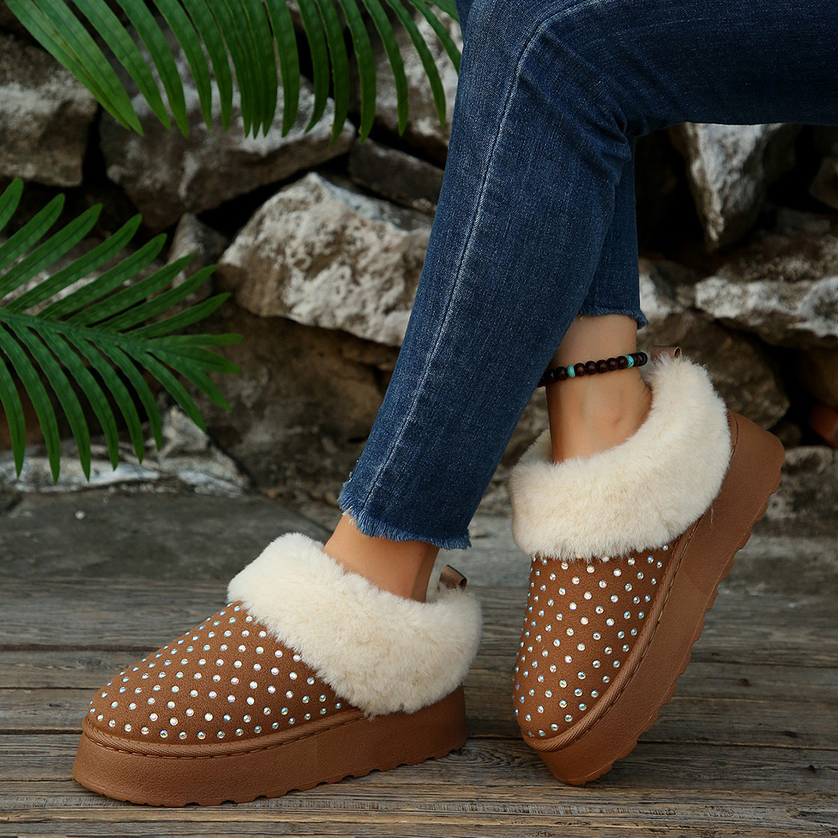 Wholesale of New Autumn Large-Size Foreign Trade Independent Station Rhinestone-Decorated Suede Fleece-Lined Thickened Warm Thick-Soled Snow Boots