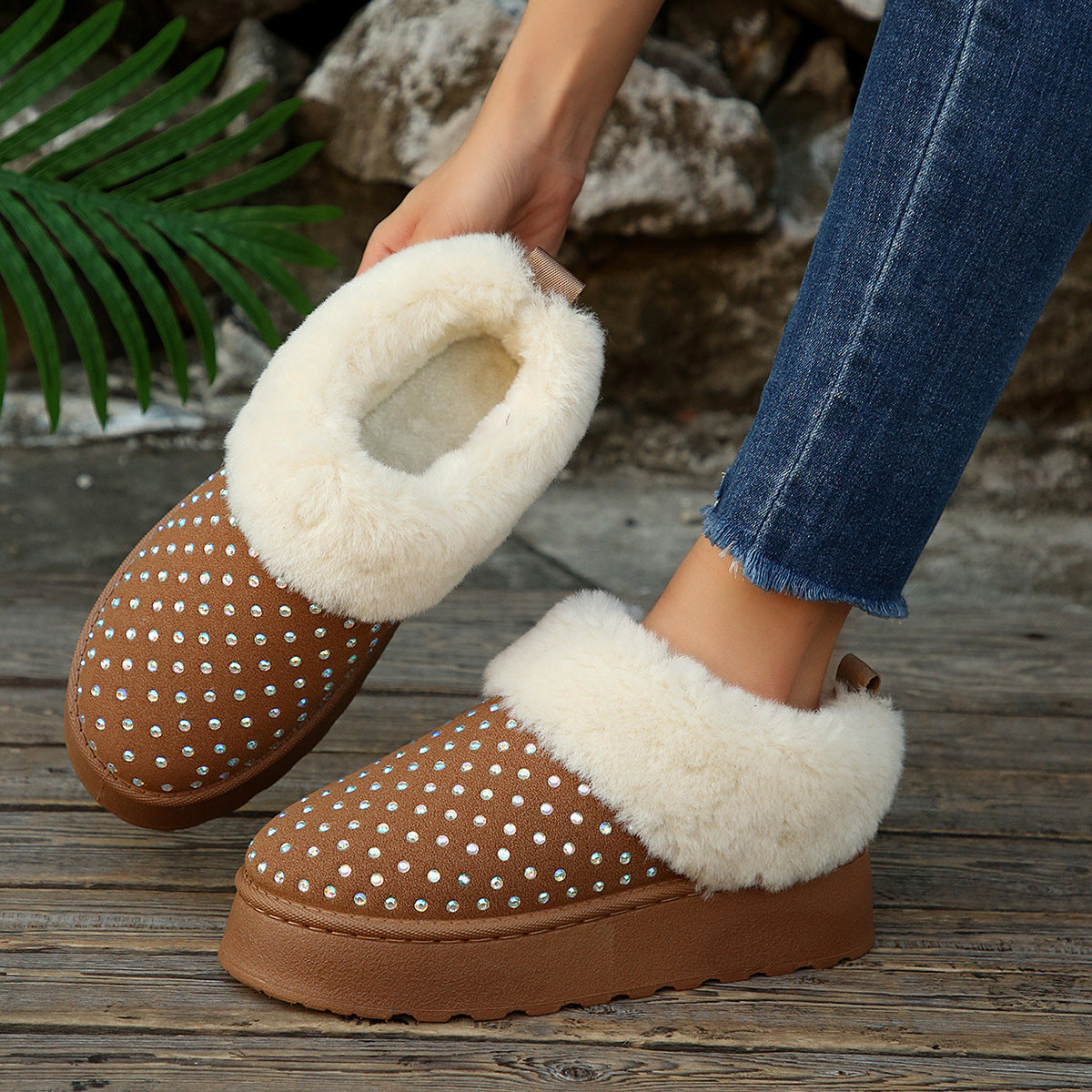 Wholesale of New Autumn Large-Size Foreign Trade Independent Station Rhinestone-Decorated Suede Fleece-Lined Thickened Warm Thick-Soled Snow Boots
