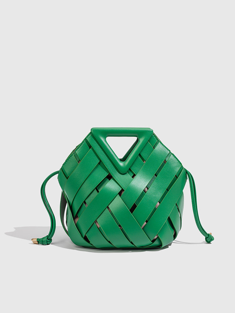 B New Style Basket Bag Triangular Crossbody Magnetic Buckle Woven Hollow Women's Handbag Tote Bag Single Shoulder Crossbody Bucket Bag