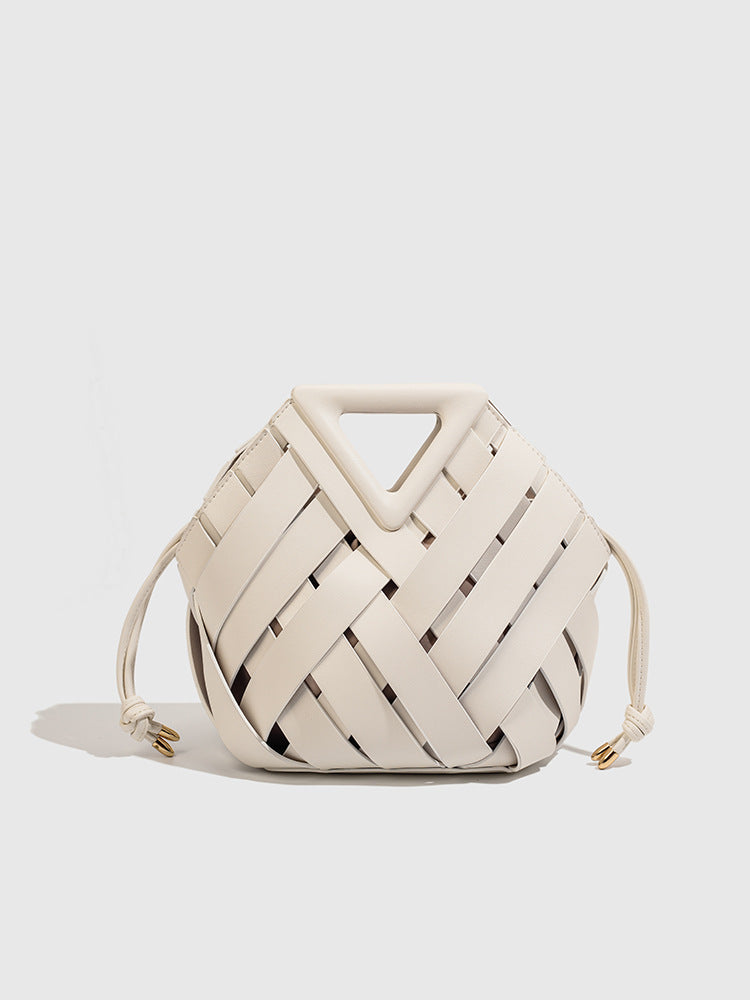 B New Style Basket Bag Triangular Crossbody Magnetic Buckle Woven Hollow Women's Handbag Tote Bag Single Shoulder Crossbody Bucket Bag