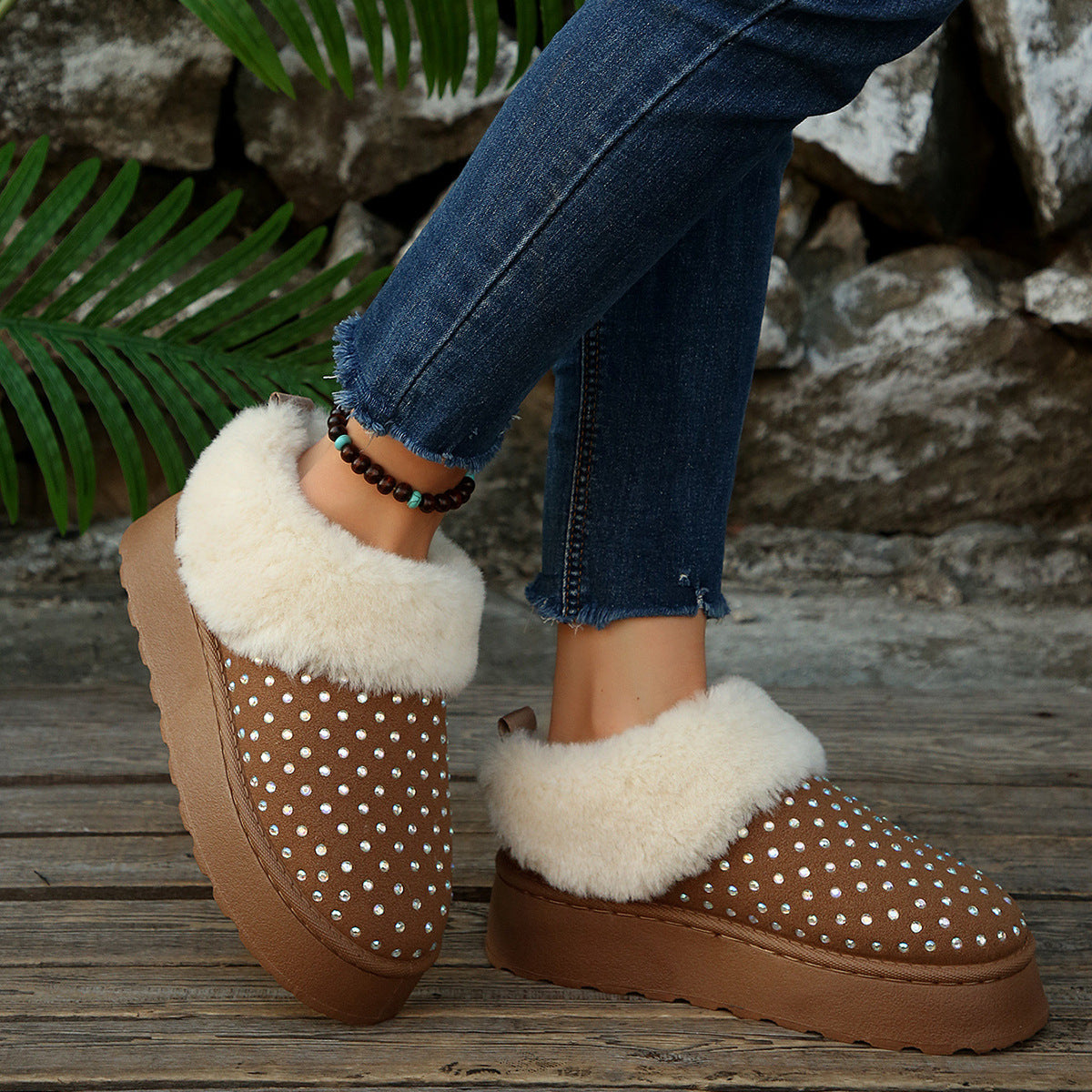 Wholesale of New Autumn Large-Size Foreign Trade Independent Station Rhinestone-Decorated Suede Fleece-Lined Thickened Warm Thick-Soled Snow Boots
