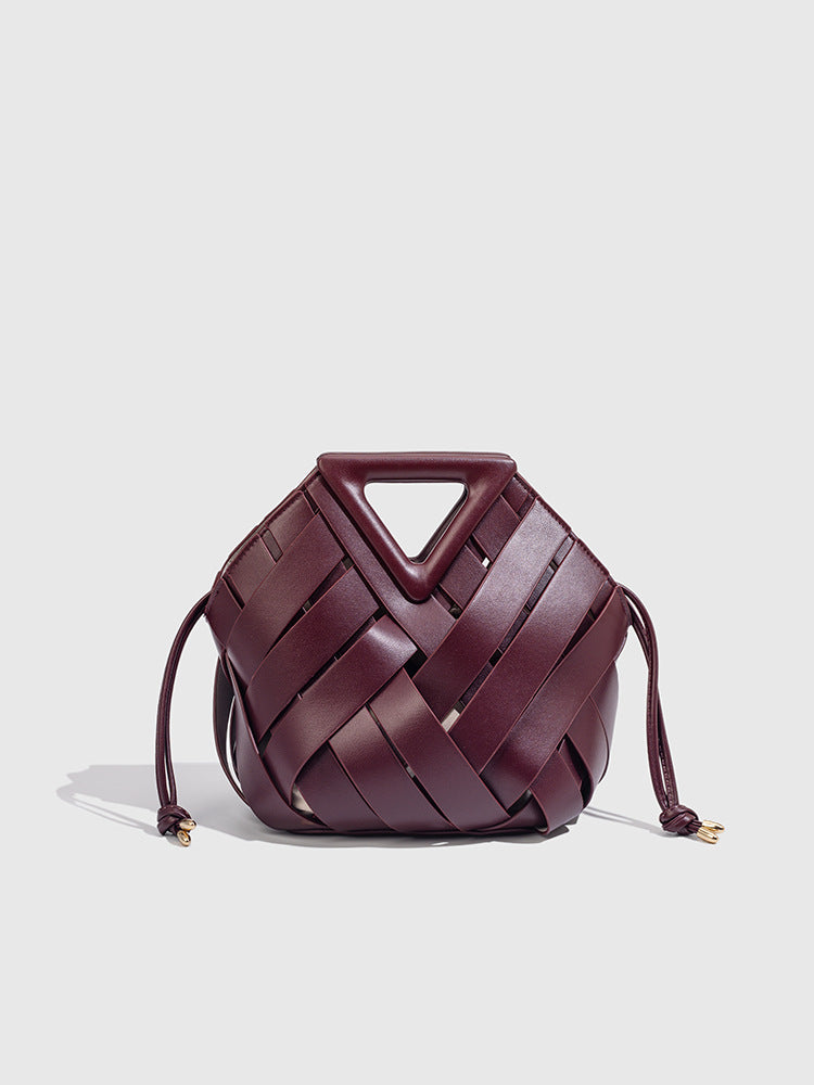 B New Style Basket Bag Triangular Crossbody Magnetic Buckle Woven Hollow Women's Handbag Tote Bag Single Shoulder Crossbody Bucket Bag