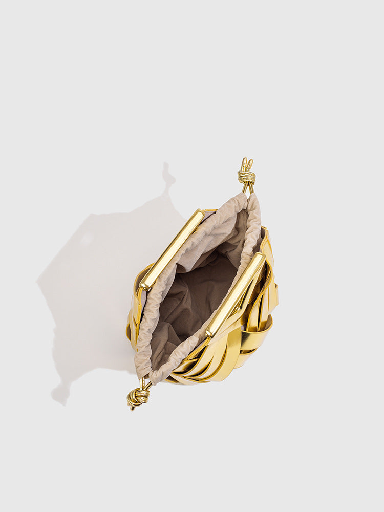 B New Style Basket Bag Triangular Crossbody Magnetic Buckle Woven Hollow Women's Handbag Tote Bag Single Shoulder Crossbody Bucket Bag