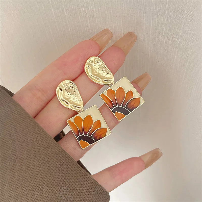 Vintage Medieval Luxury Rhinestone-set Oval Clip on Earrings Non Pierced for Women Retro White Geometric Pearl Ears Clip Jewelry