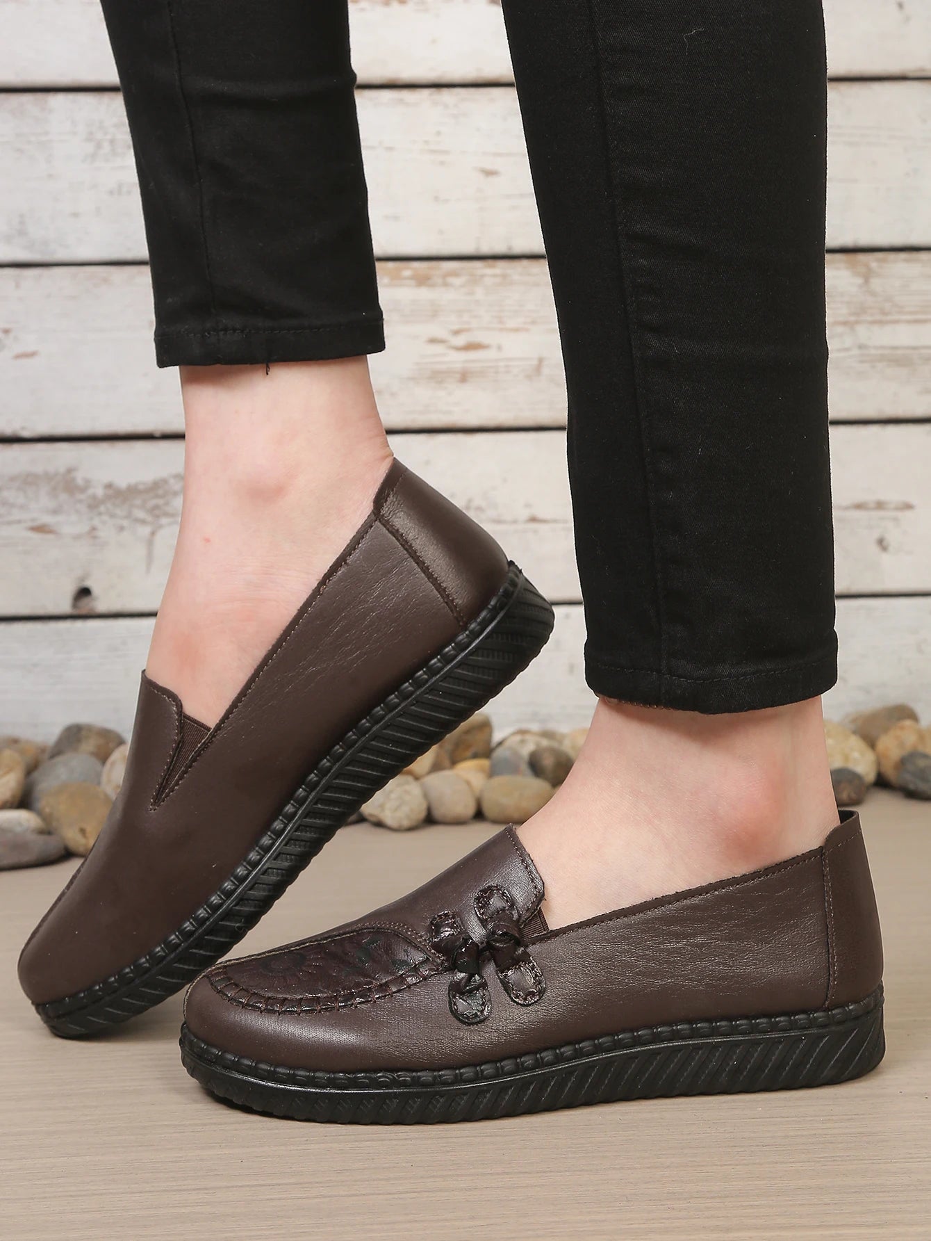 Women's leather flat shoes, spring and autumn women's loafers， single classic mom shoes, anti-slip comfortable and free shipping