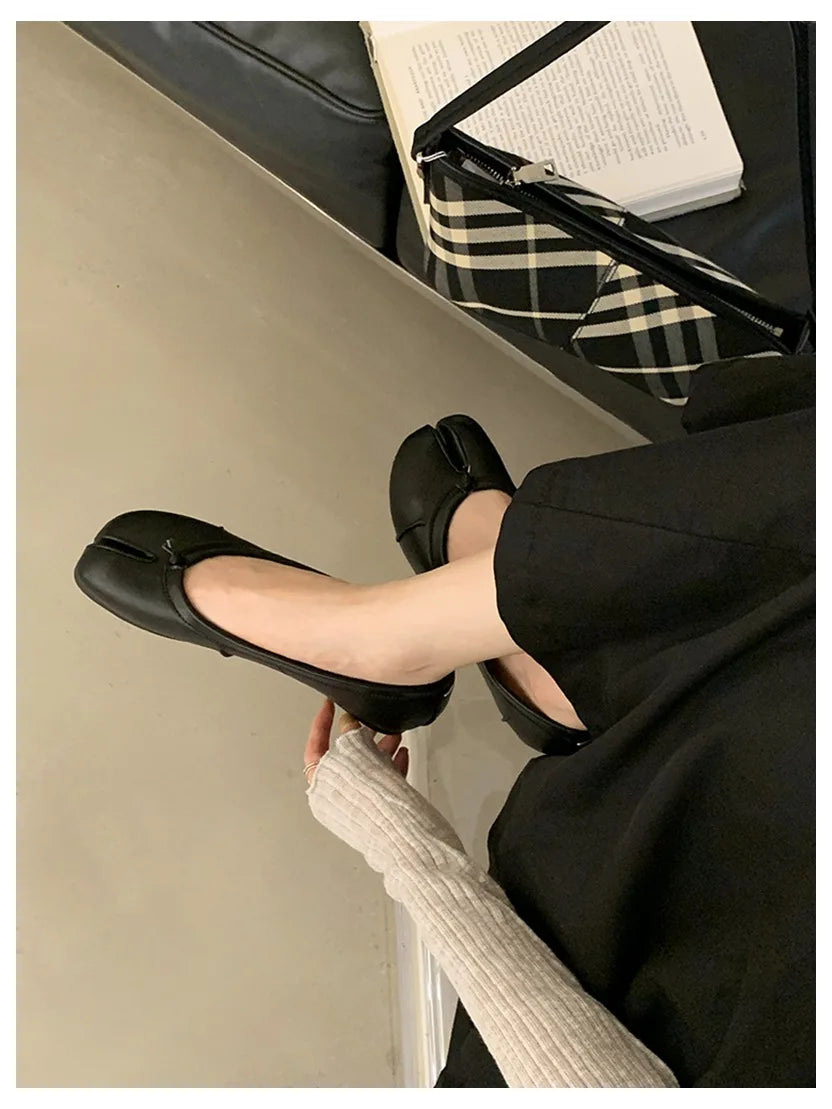 Spring Split Toe Women Ballet Flats Fashion Tabi Shoes Causal Slip On Loafer Ladies Pleated Leather Espadrilles Zapatillas Mujer