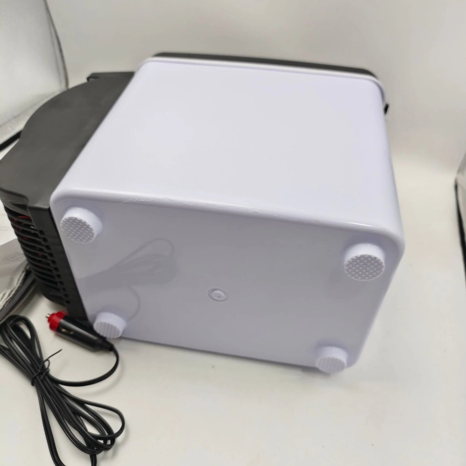 Thermoelectric Car Fridge Cool and Warm Portable Electric Cooler 12 Volt Cooler Cup Holders Portable Refrigerator Compact