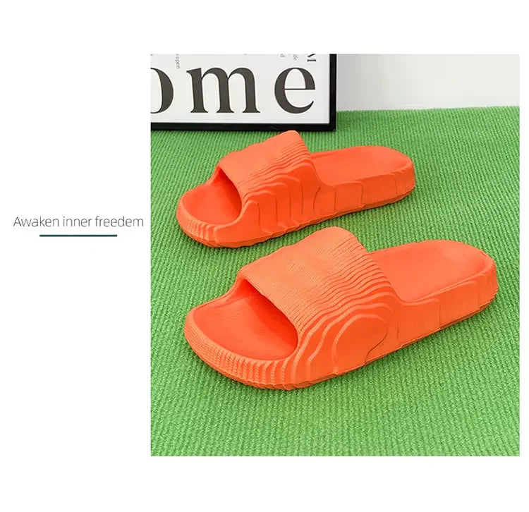 Man Fashion Sandals Solid Beach Slippers Summer Non Slip Sandals Soft Unisex Slides Women Luxury Outdoor Ultralight Shoes