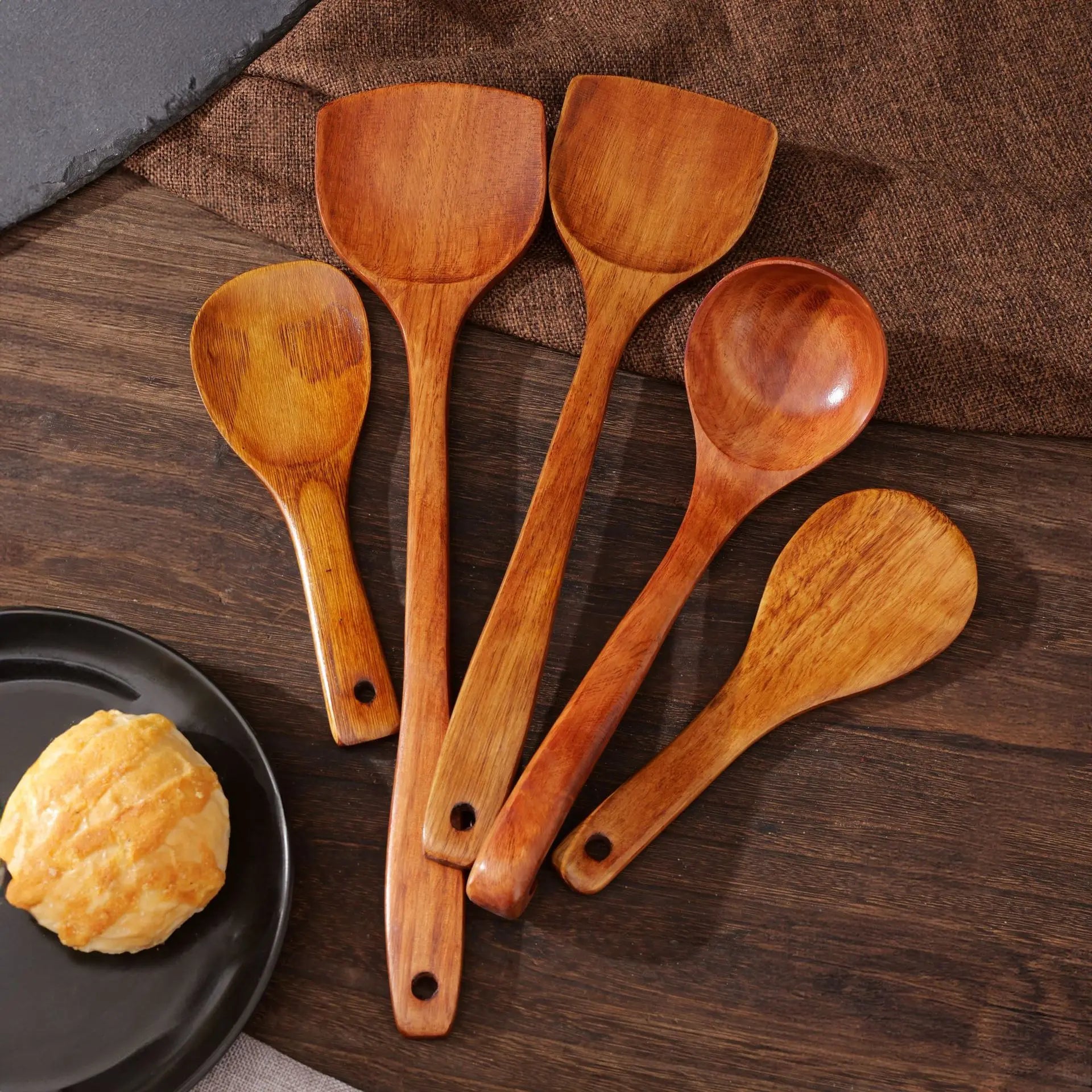 Kitchenware set: cooking spatula, pot spatula, wooden spatula, spoon, stir-frying spoon, pot spatula, soup spoon, kitchen tool