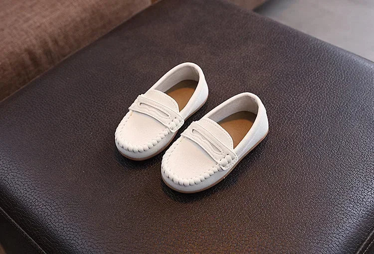 2025 New Fashion Kids Moccasins Soft Bottom Children Flats Retro Classic Boys Girls Casual Shoes Soild Color Versatile Non-slip
