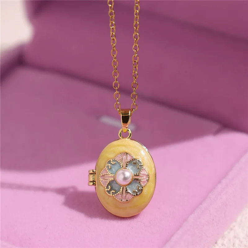HangZhi Enamel Romantic Pink White Pearl Flower Oval Photo Frame Locket Necklace Vintage Keepsake Jewelry Gift for Women