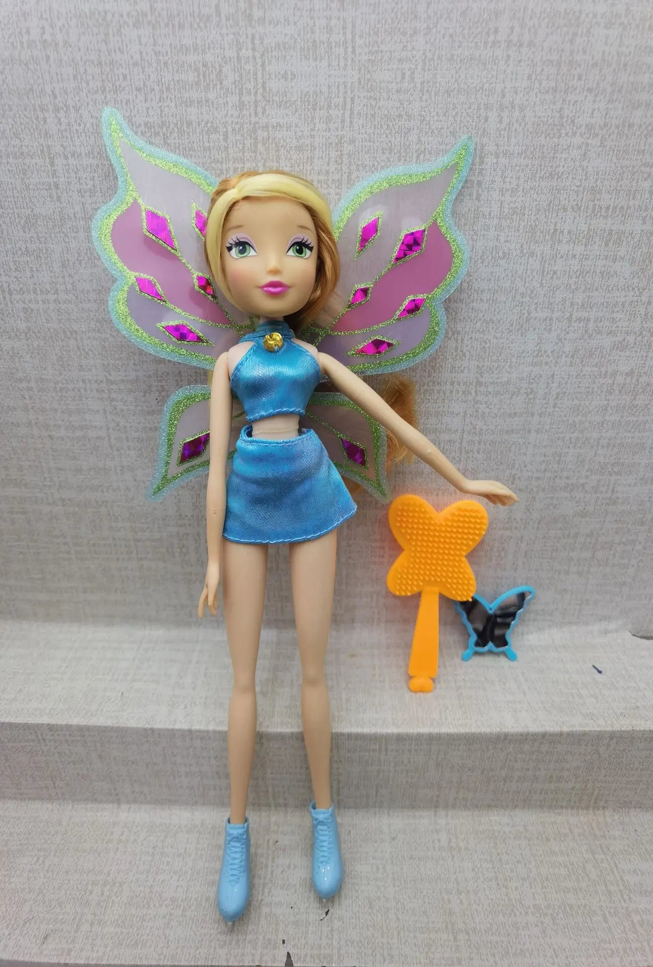original Lovely blue hair girl colorful girl Action Figures dolls with win Accessorie body with Head Toys Accessories Kids Toys