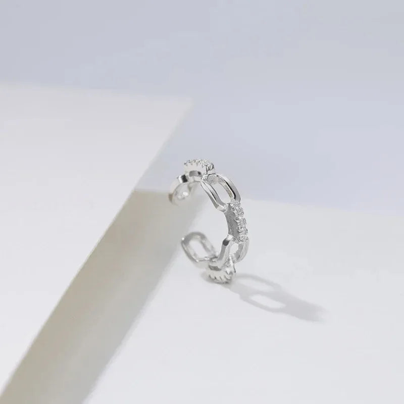 A Girl 1Pcs Silver Color Ear Cuffs Without Piercing Ear Clip Earrings Non-Piercing Fake Cartilage Earrings For Women Jewelry ﻿