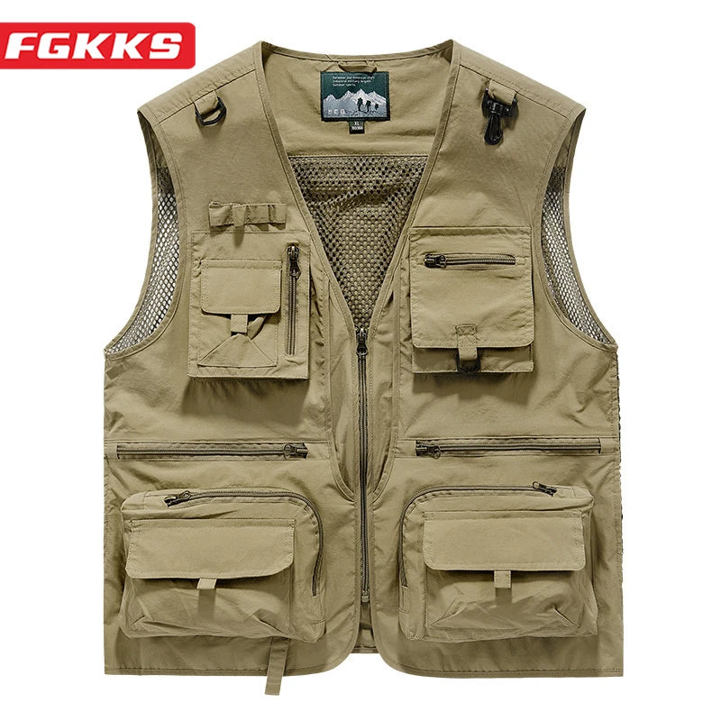 FGKKS Men Multi Pockets Vest Men's New Breathable Outdoor Fishing Vest Quality Design Leisure High Tech Male Jacket