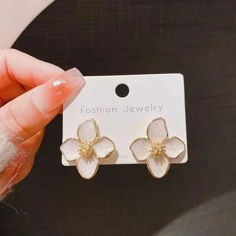 Exaggeration Ocean Style Shell Texture Stud Earrings for Women Trendy Accessories Personalization Jewelry Earrings Daily Wear