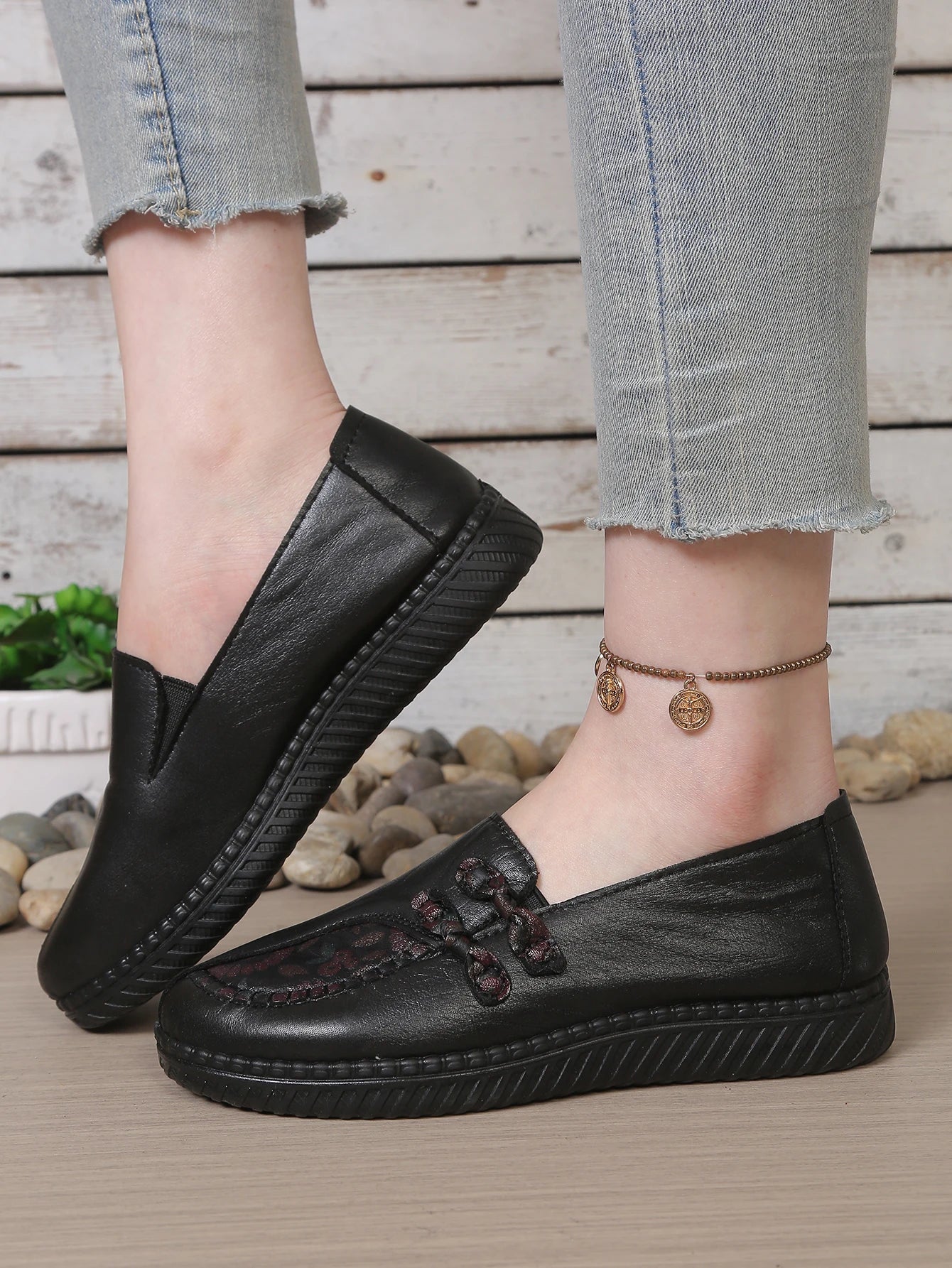 Women's leather flat shoes, spring and autumn women's loafers， single classic mom shoes, anti-slip comfortable and free shipping