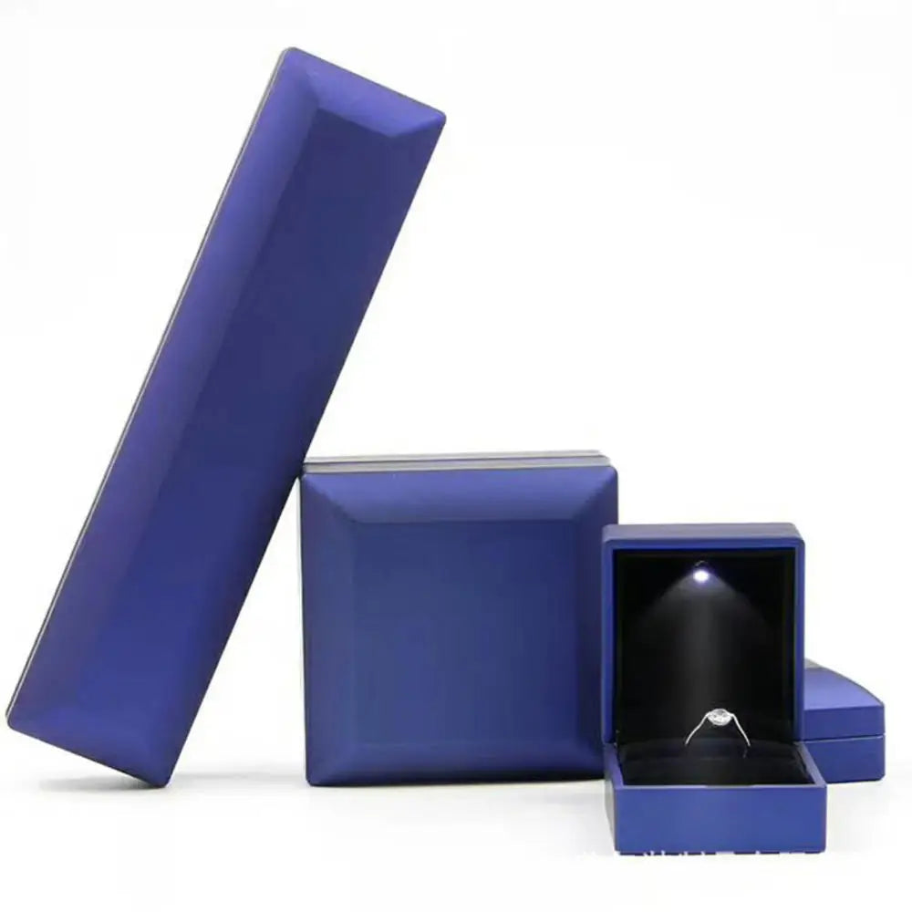 1 Pcs LED Jewelry Ring Box Luxury Velvet Rubber Necklace Pendant Gifts Display With Light For Proposal Engagement Wedding Case