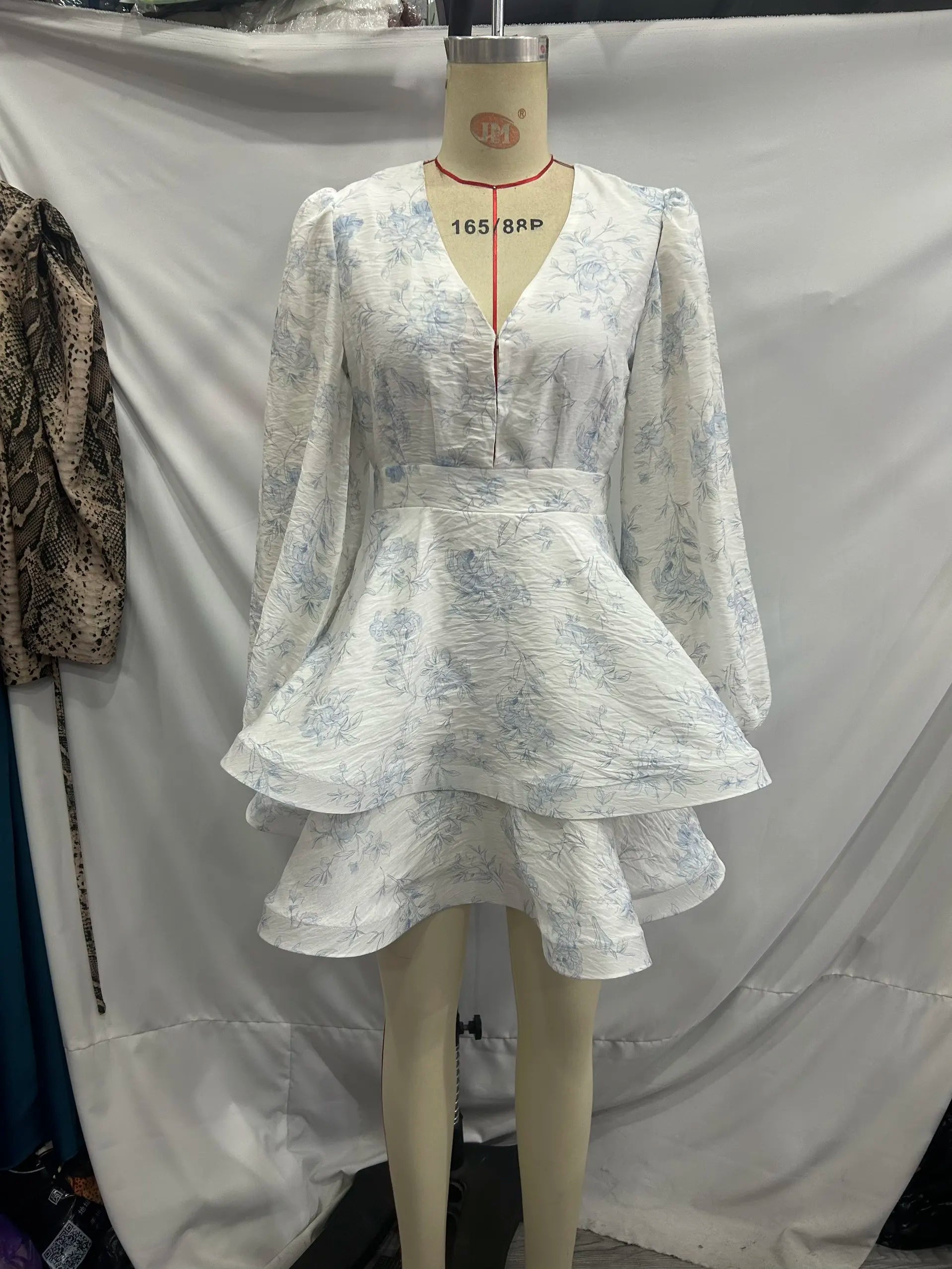 Women Floral Print Mini Dress V-neck Balloon Sleeve Keyhole Detail Tiered Ruffle Hem Dresses 2026 New Summer Holiday Party Gowns