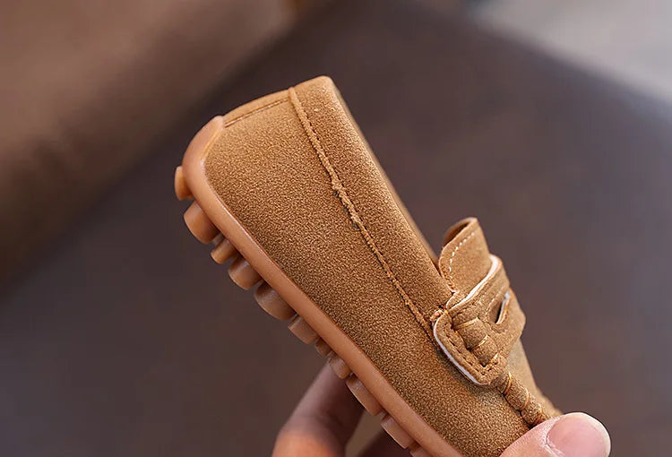 2025 New Fashion Kids Moccasins Soft Bottom Children Flats Retro Classic Boys Girls Casual Shoes Soild Color Versatile Non-slip