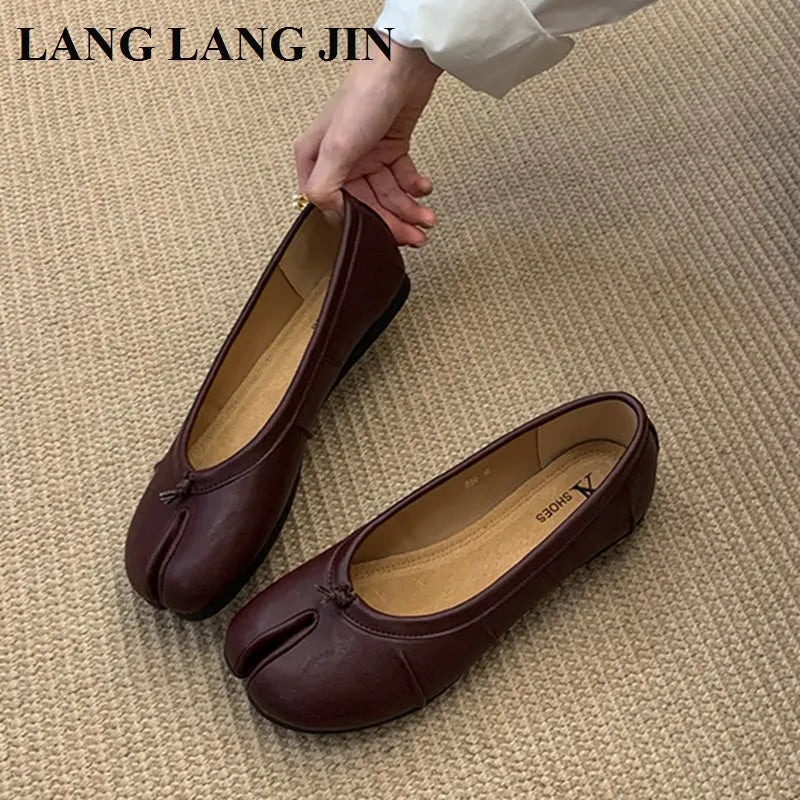 Spring Split Toe Women Ballet Flats Fashion Tabi Shoes Causal Slip On Loafer Ladies Pleated Leather Espadrilles Zapatillas Mujer