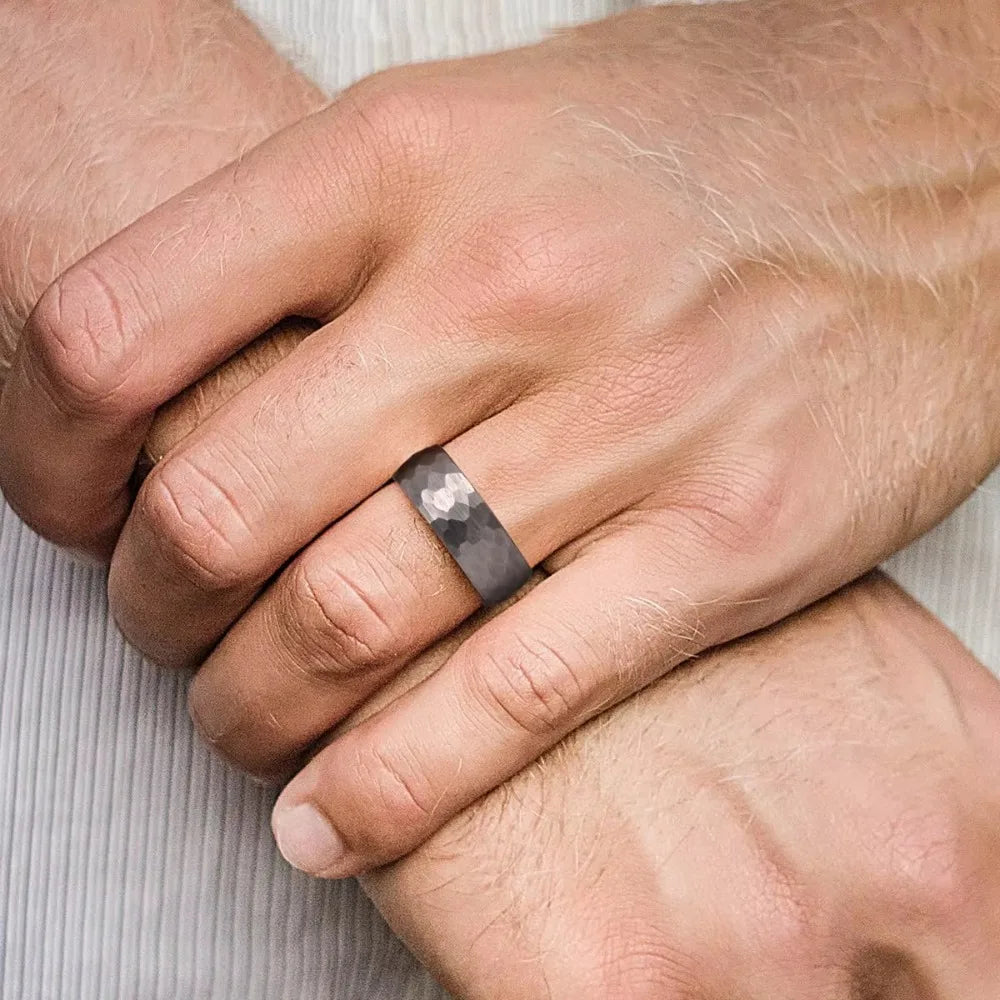 Black Brushed Stainless Steel Couple Ring Fashion Hammered Multi-faceted Titanium Rings for Men Women Wedding Engagement Jewelry