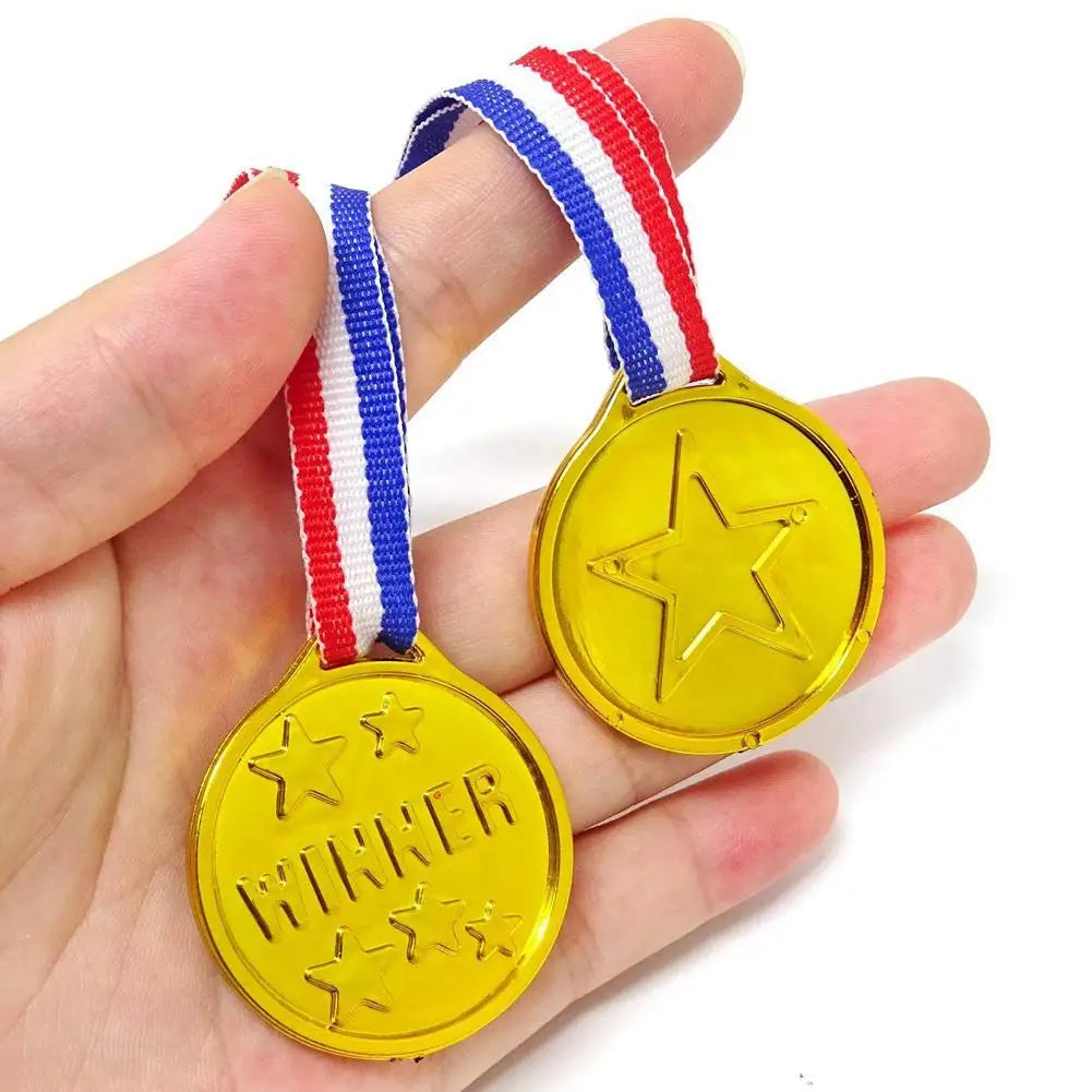 10/20Pcs Plastic Gold Winner Award Medals Kids Birthday Party Favors Sports Game Prize Toys Soccer Football Party Pinata Filler