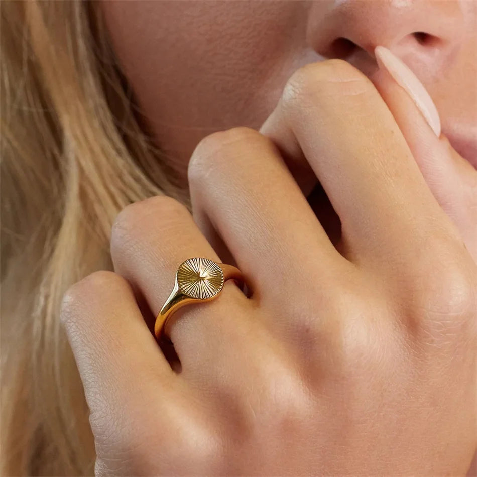 SUNIBI Stainless Steel Rings for Women Gold Color Do Not Fade Wave Rays Texture Signet Dainty Ladies Ring Jewelry Wholesale