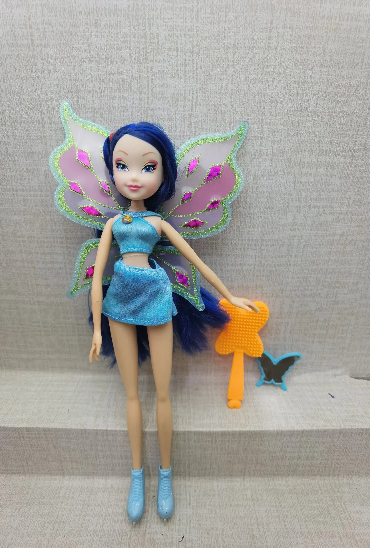 original Lovely blue hair girl colorful girl Action Figures dolls with win Accessorie body with Head Toys Accessories Kids Toys