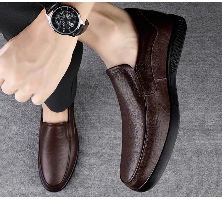 CLOHOO Men's Business Casual Shoes Handmade Layered Cowhide Rubber Bottom Leather Footwear for Office And Leisure