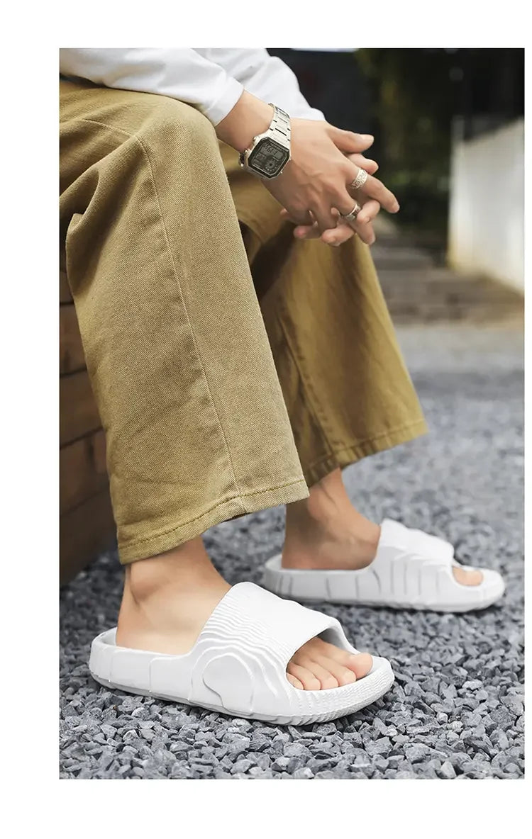 Man Fashion Sandals Solid Beach Slippers Summer Non Slip Sandals Soft Unisex Slides Women Luxury Outdoor Ultralight Shoes
